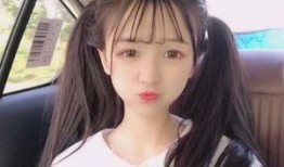 网红吃瓜视频允恩穿搭,吃瓜视频中的时尚潮流